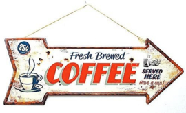 Fresh Brewed Coffee. Metalen wandbord in reliëf  50 x 19 cm.
