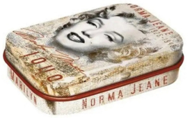 Marilyn Monroe 1940.  Pillendoosje 4 x 6 x 1,6 cm.