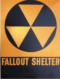 Fallout Shelter.   Metalen wandbord 30 x 40 cm