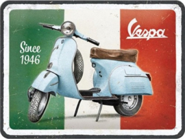 Vespa Since 1946.  Metalen wandbord in reliëf 15 x 20 cm.