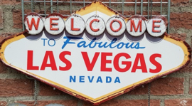 Welcome To Las Vegas . Metalen wandbord  49 x 27 cm.