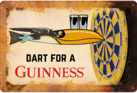Dart For A Guinness . Metalen wandbord in reliëf 20 x 30 cm.
