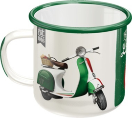 Vespa The Italian Legend. Emaille Drinkbeker