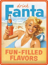 Fanta Beach Girl.   Metalen wandbord in reliëf 30 x 40 cm.