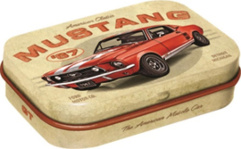 Ford Mustang GT 1967 Red.  Doosje 4 x 6 x 1,6 cm.