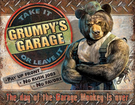 Grumpy's Garage.​  Metalen wandbord 31,5 x 40,5 cm.