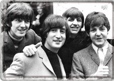 The Beatles Metalen Postcard 10  x 14 cm.