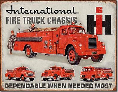 International Harvester Fire Truck Chassis Metalen wandbord 31,5 x 40,5 cm.