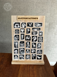 Houten standaard voor tattoo voorbeelden Large