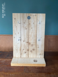 Houten standaard voor diadeems