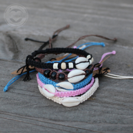 Bali draad met schelp armbandjes