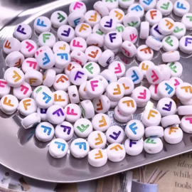 Alphabet Beads round - Letters los A t/m L  ( 100 stuks )