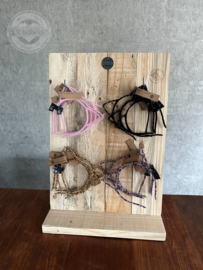 Houten standaard voor diadeems