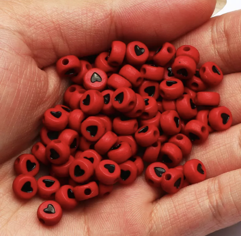 Black Heart  Red Beads  (100 stuks)