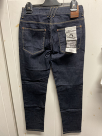 Cost:Bart jeans Dylan