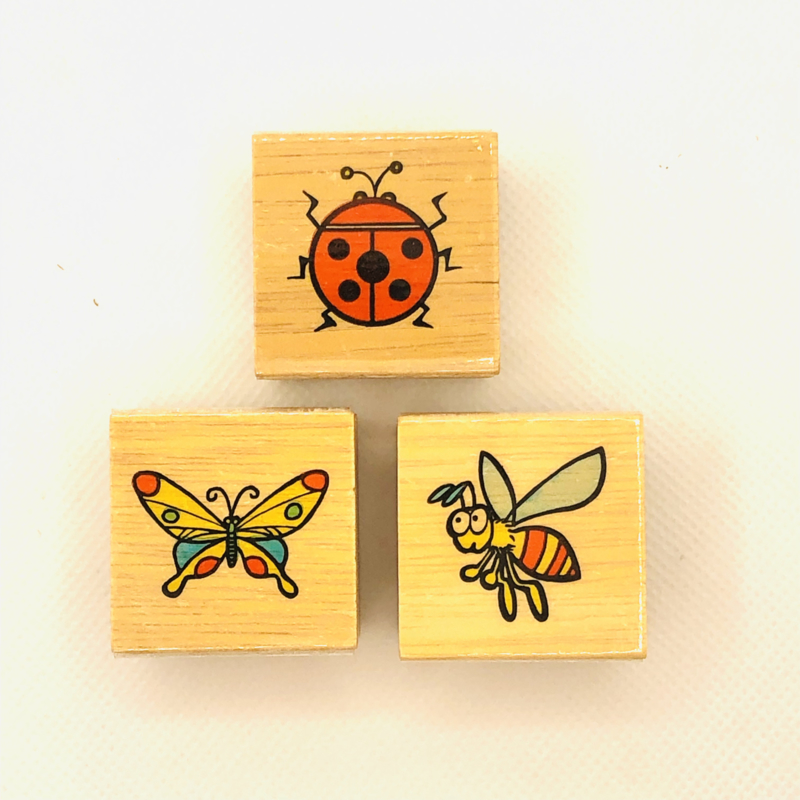 Houten stempels vierkant dieren (3 stuks) vlinder/lieveheersbeestje/bij