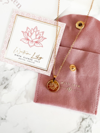 July-Water lily birth flower necklace gold