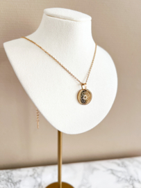 April-Daisy birth flower  necklace gold