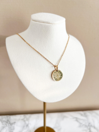 July-Water lily birth flower necklace gold
