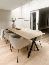 Massief eiken eettafel - Recht model blad met facetrand en afgeronde hoeken