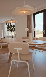 Organisch eikenhouten tafel  met eikenhouten  spinpoot