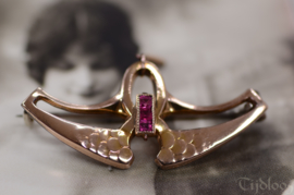 Art Nouveau Broche
