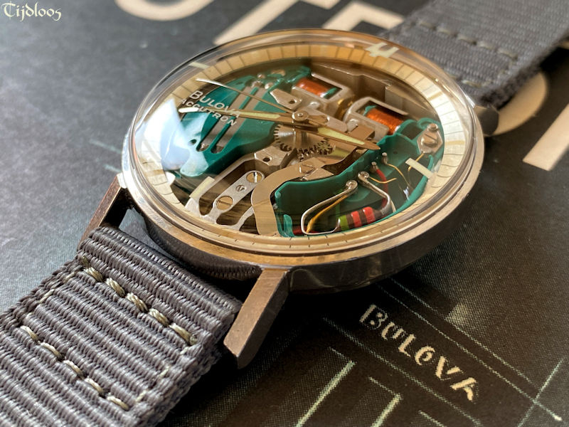 Bulova accutron spaceview deals