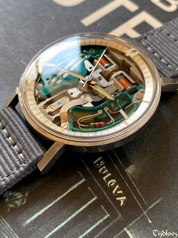 Accutron spaceview online