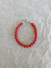 - Baby Armbandje - Bloedkoraal