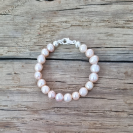 - Baby Armbandje - Zoetwaterparel Pearly Pink