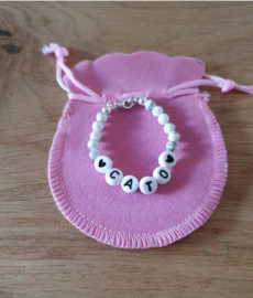 - Kinderarmbandje met naam -