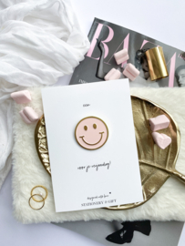 PIN | Een SMILE voor je verjaardag! | Roze ( met envelop! )