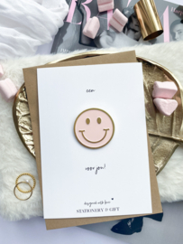 PIN | Een Happy face voor jou! | Roze ( met envelop! )