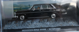 023 - James  Bond - Mercedes Benz 250SE - Octopussy