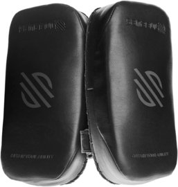 Sanabul Battle Forged Muay Thai Pads - paar - standaard maat - zwart