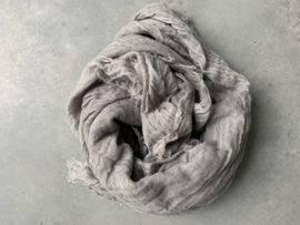 Sjaal Bianca van Leur, 100% wol in de kleur grijs