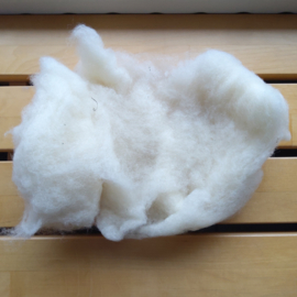 Carded wool with lanolin - 50 grams