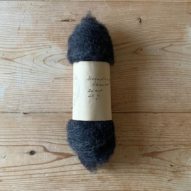 Steenschaap, lamswol - zwart