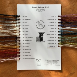 Shadecard Hjelholts Dansk Pelsuld 5,5/2