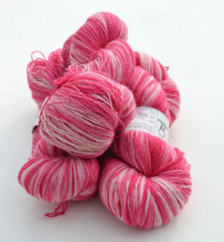 8/2-734 Pastellrosa-vit (250 g)