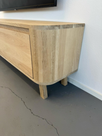 Massief eiken curved tv meubel op pootjes