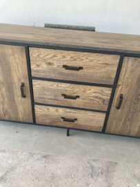 Massief eiken dressoir met staal 2 deuren 3 lades softclose