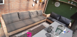 Loungebank van steigerhout met smalle armleuningen