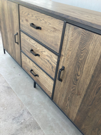 Massief eiken dressoir met staal 2 deuren 3 lades softclose