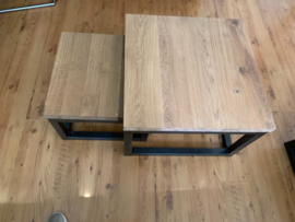 Eikenhouten salontafel met stalen frame