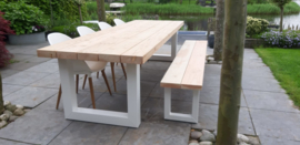 Douglas tuintafel met witte U-poten