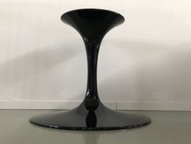 Ovale eettafel noten massief op tulip poot| olie