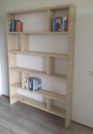 Steigerhouten kast