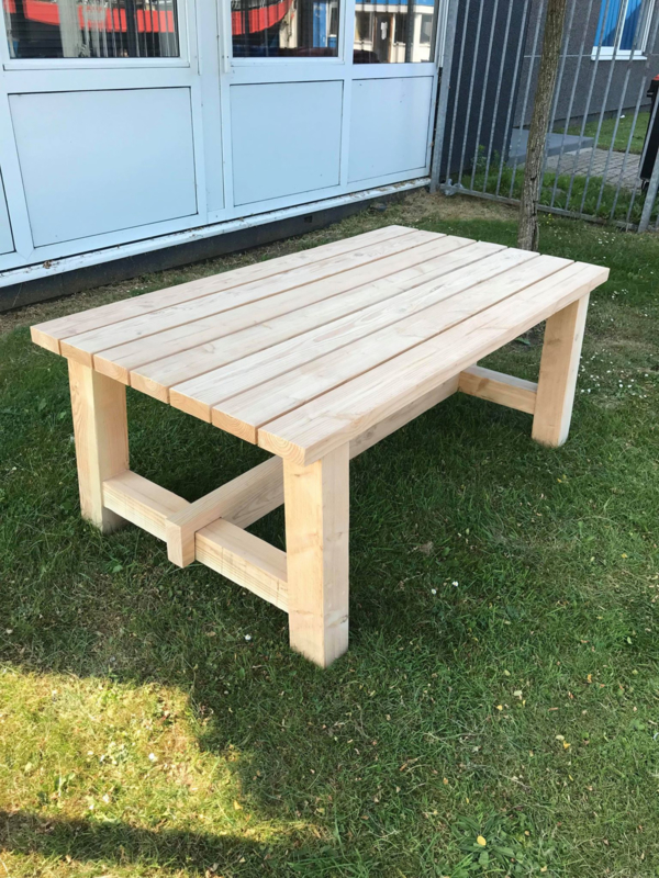 Tuintafel van Massief Douglas hout