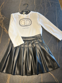 Zwart leren rokje met shirt